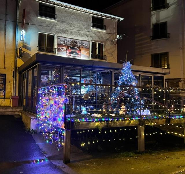 Maison Lumineuse & Jardin Prive Confolens Exterior foto